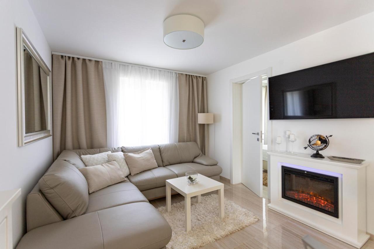 Luxury Mantinela Apartment Malinska Exterior photo
